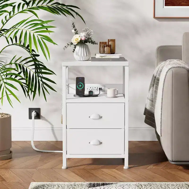 Lot de 2 tables de chevet avec station de charge et ports USB, tables d'appoint de chevet modernes avec 2 tiroirs en tissu et étagères de rangement, tables de bout, chambre à coucher, blanc