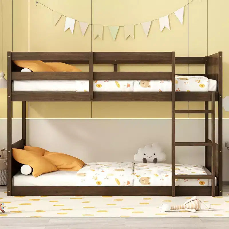 Lit superposé simple sur simple avec tête et pied de lit à panneaux, cadre en bois d'hévéa avec barrières de sécurité et échelle, chêne antique
