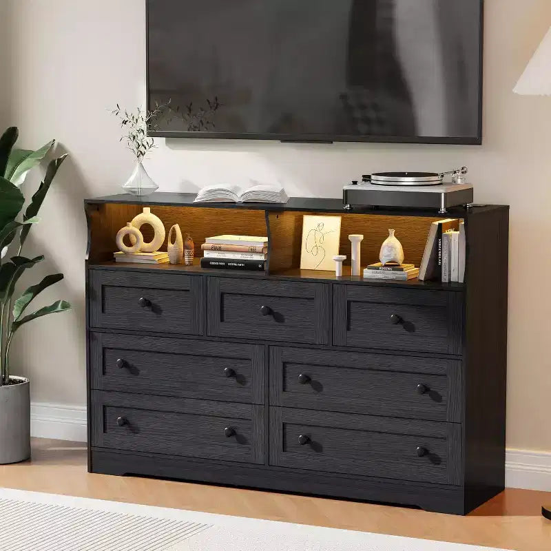 Commode en bois à 7 tiroirs - Commode moderne avec station de recharge USB et lumières LED, 2 casiers ouverts - Grande commode de chambre, Organisateur de rangement