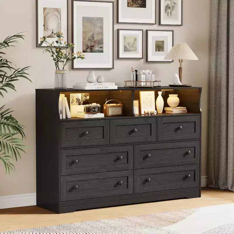 Commode en bois à 7 tiroirs - Commode moderne avec station de recharge USB et lumières LED, 2 casiers ouverts - Grande commode de chambre, Organisateur de rangement