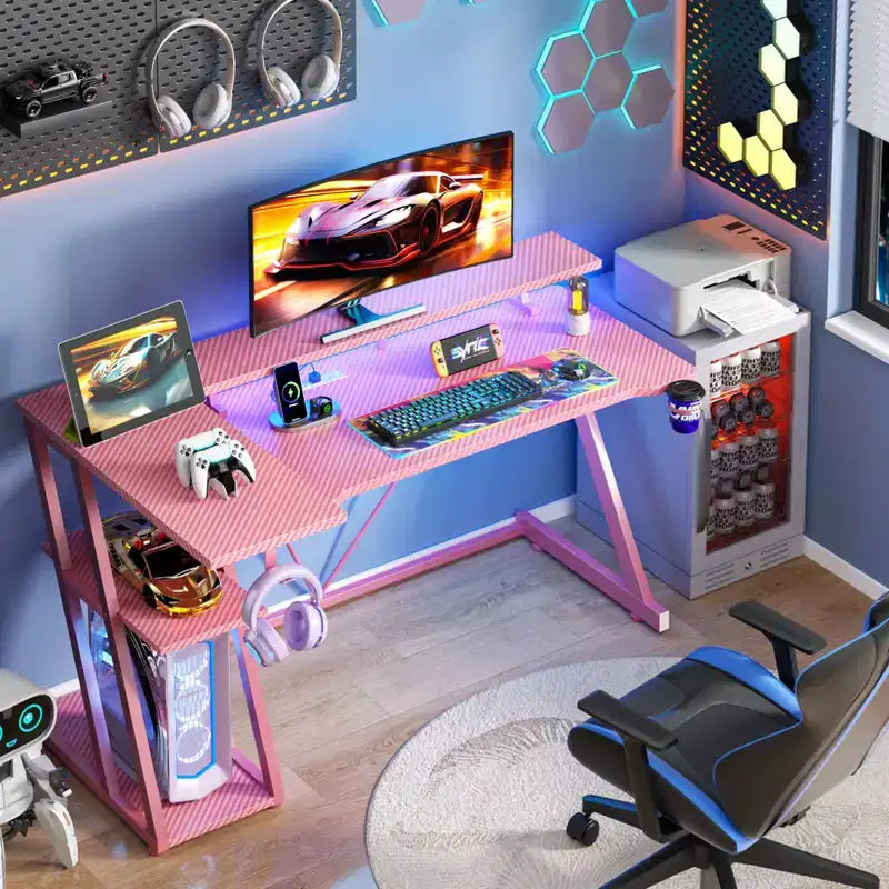 Bureau d'angle en L de 55 pouces pour jeux vidéo, rose, avec support pour écran, étagères de rangement à 3 niveaux, bureau de jeu moderne en fibre de carbone, configuration peu encombrante