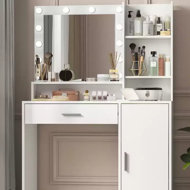 Coiffeuse blanche avec miroir et lumières, meuble de rangement et étagères, étagères ouvertes pour chambre à coucher, éclairage à intensité variable